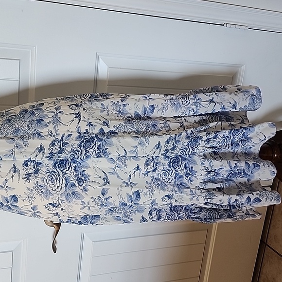 🔔 2/$35 Chic wish Swallow and Rose Printed Tie Strap Midi Dress - Picture 7 of 11